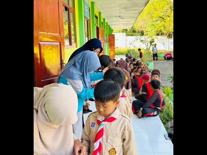 JUM'AT BERSIH..  GIAT RUTIN PEMERIKSAAN KUKU, TELINGA DAN GIGI MURID..